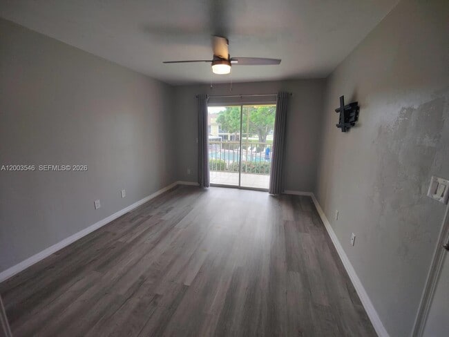 Building Photo - 2668 Kings Lake Blvd