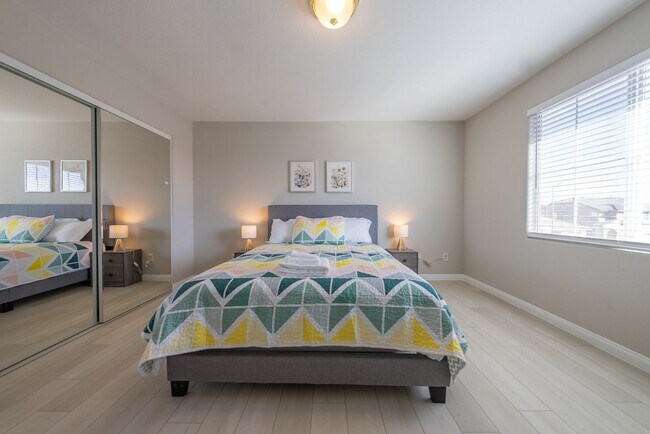 Building Photo - Spacious 4-Bed Family Home in Prime Las Vegas Location!