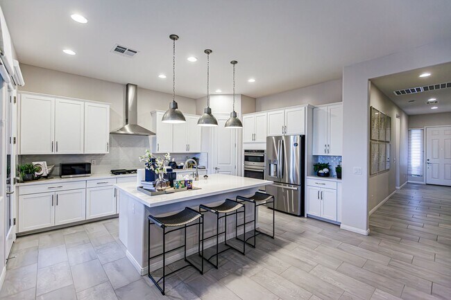 Building Photo - One Story Model Home