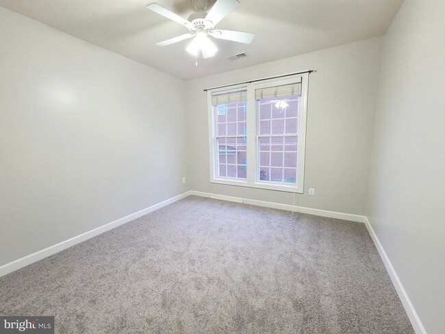 Building Photo - 3681 Spring Hollow Ln