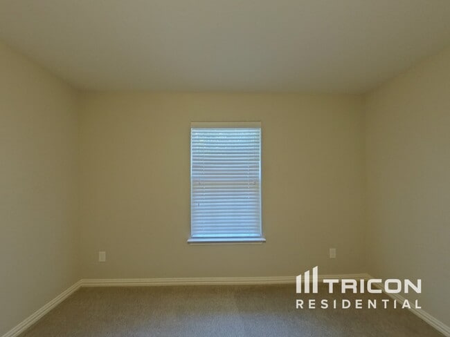 Building Photo - 7432 Durness Dr