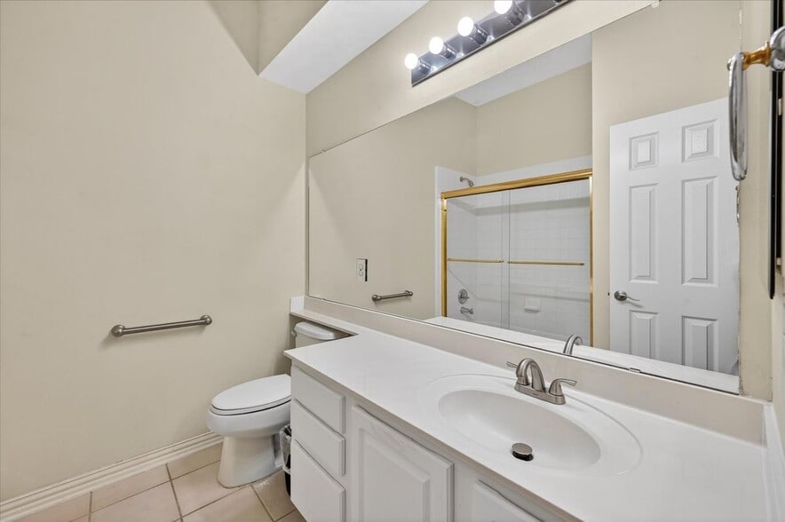 Building Photo - 3500 Christopher Ln