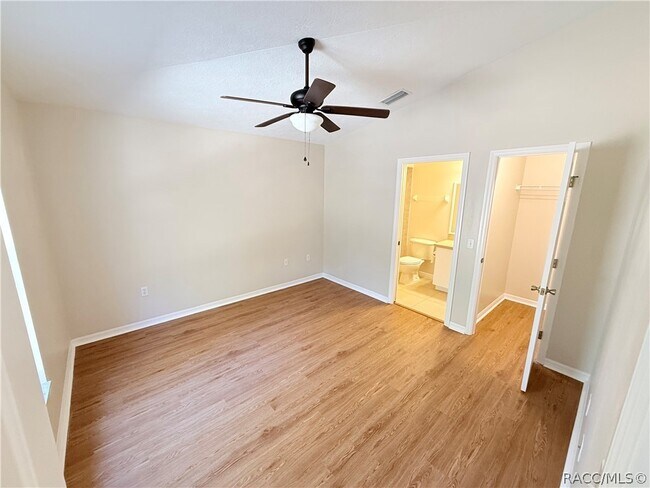 Building Photo - 9612 N Jackson Way