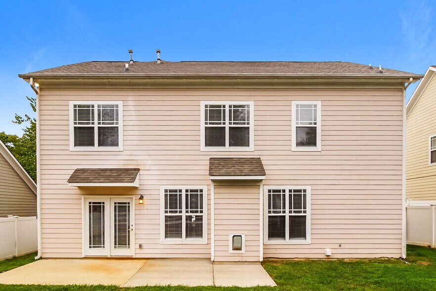 Building Photo - 19056 Coachmans Trace