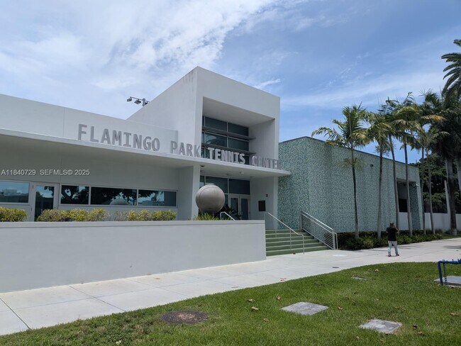 Building Photo - 1008 Jefferson Ave