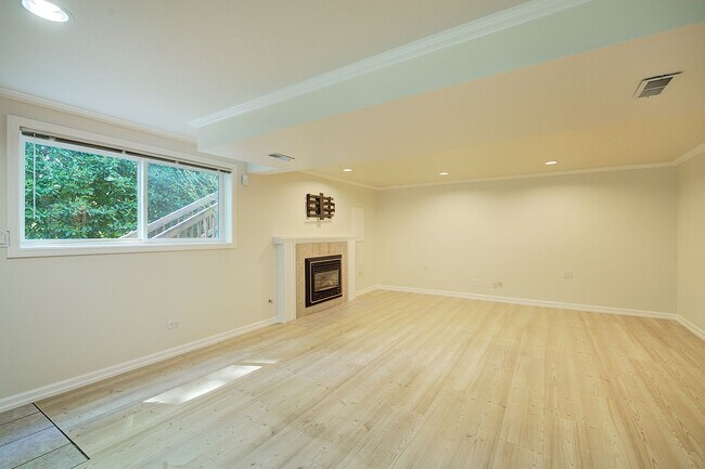 Building Photo - 5Bd/2.25Ba Kirkland Home