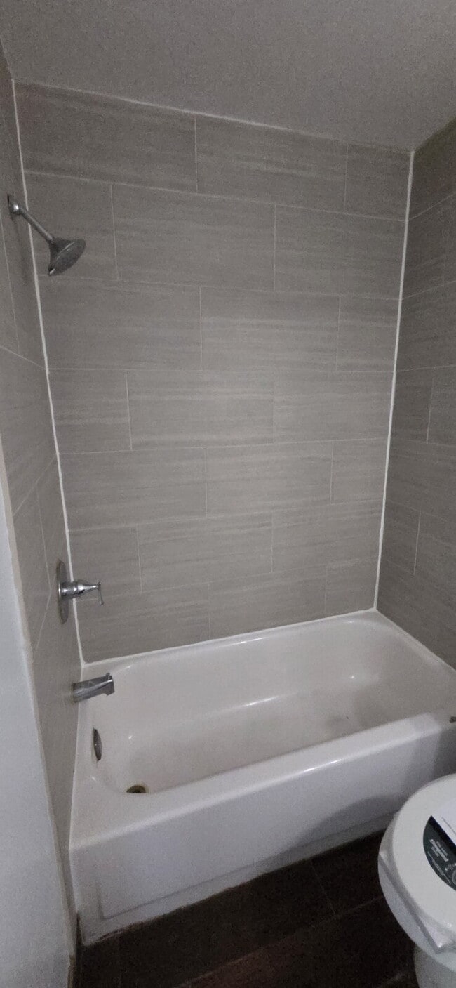 Building Photo - Beautiful 3BR Home in Lorton