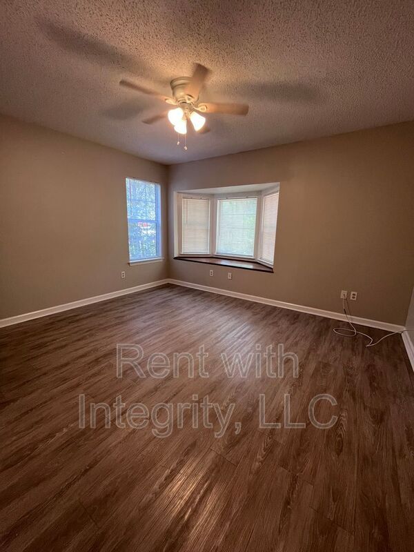 Building Photo - 2661 Faversham Dr