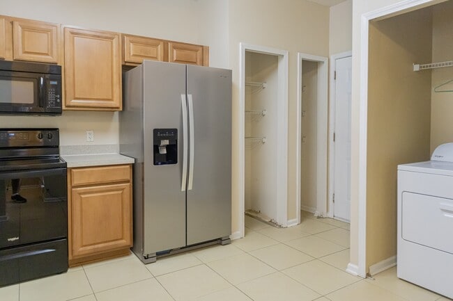Building Photo - 762 Scrub Jay Dr