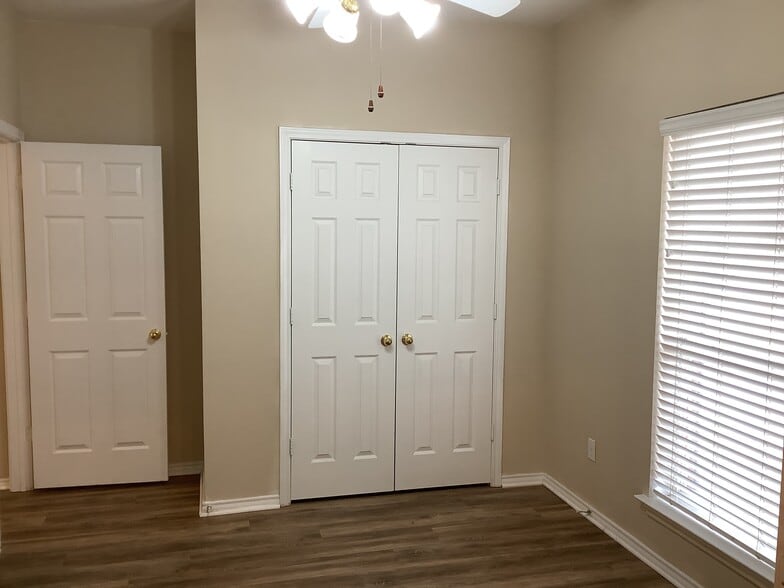 Building Photo - 1511 Cheyenne Trl