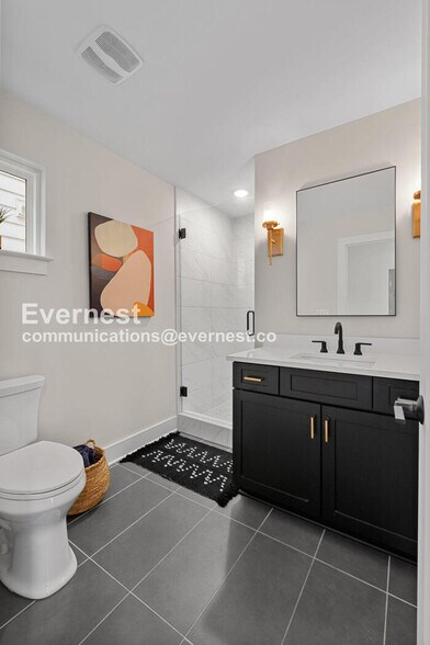 Building Photo - 110 Duke St