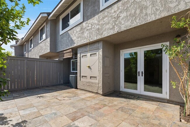 Building Photo - 42 Atherton-