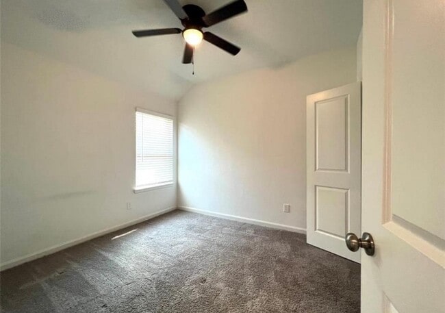 Building Photo - 3011 Azalea Pt