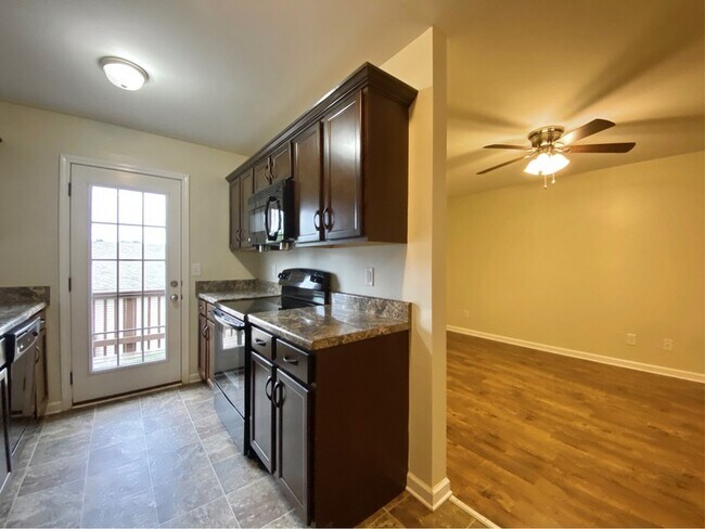 Building Photo - 505-H Havendale Ct