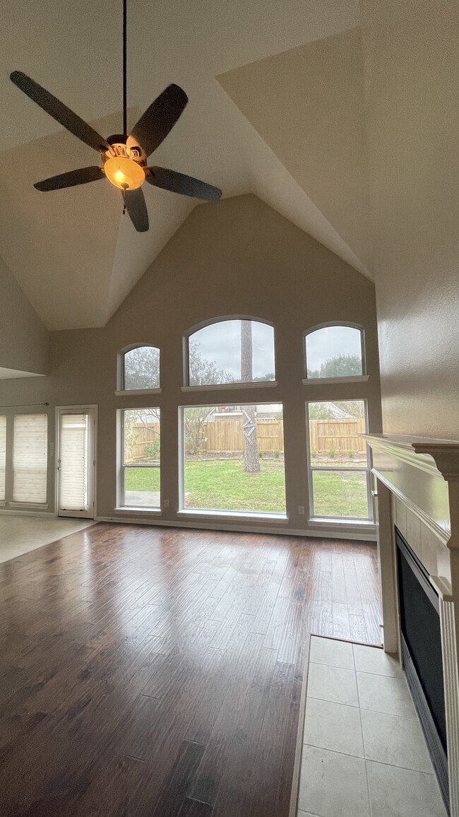 Building Photo - 14131 Sandhill Crane Dr