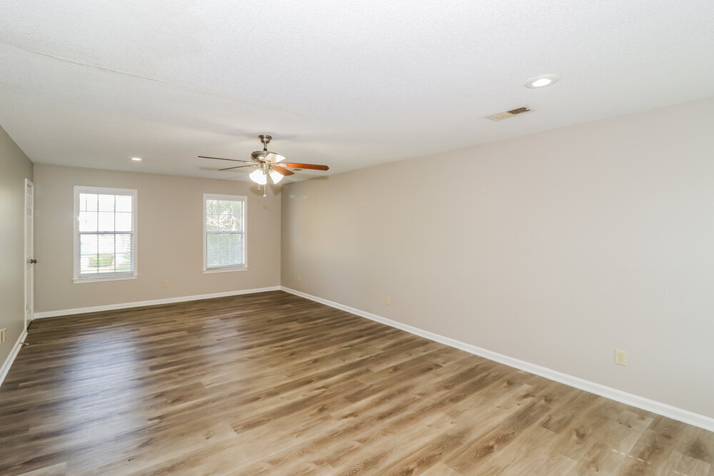 Building Photo - 2535 Clydes Place Cove