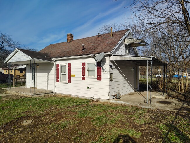 Building Photo - 4700 Ross Ave