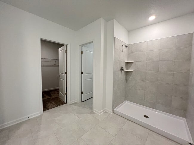 Building Photo - 317 Singing Sands Cir