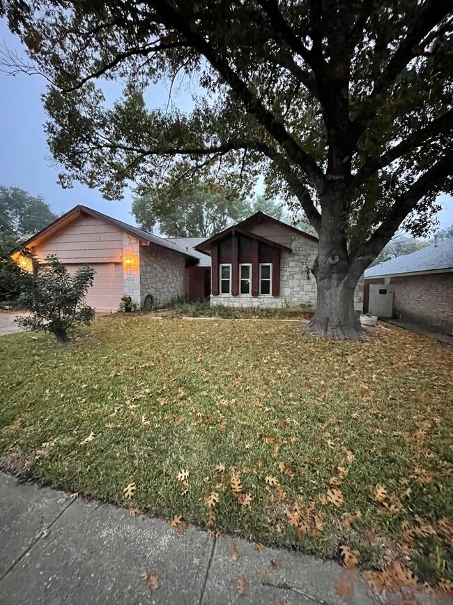 Building Photo - Rare Rental- Fully Renovated Classic in Ca...