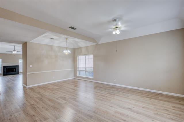 Building Photo - 2144 Chapman Dr