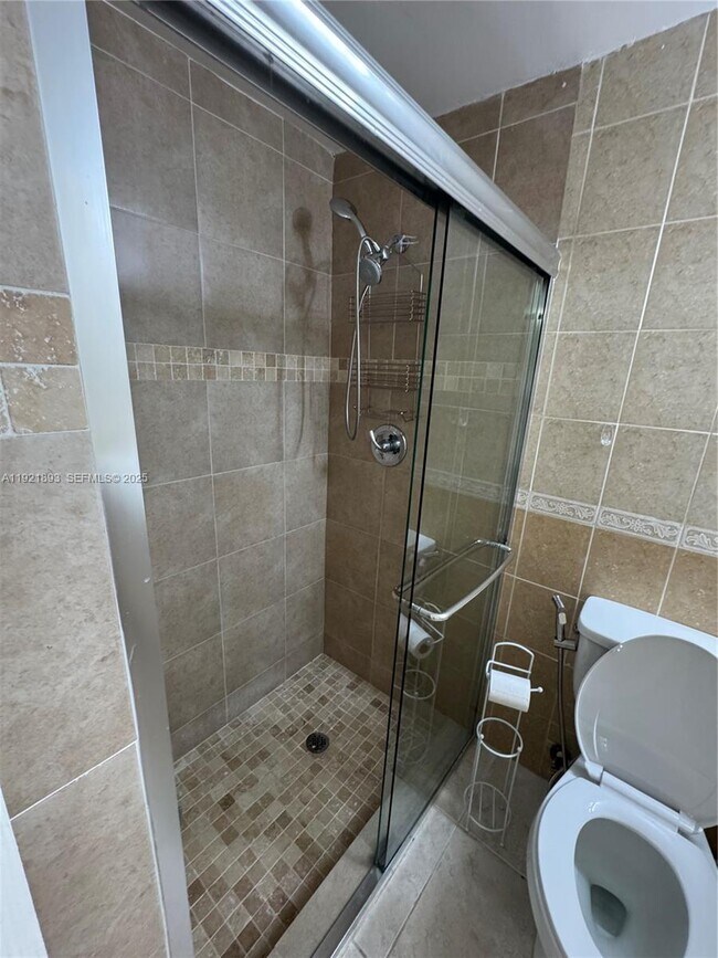 Building Photo - 640 N 71st Terrace