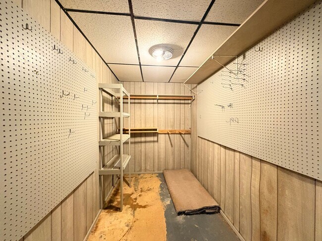 Building Photo - 901 Locke Dr