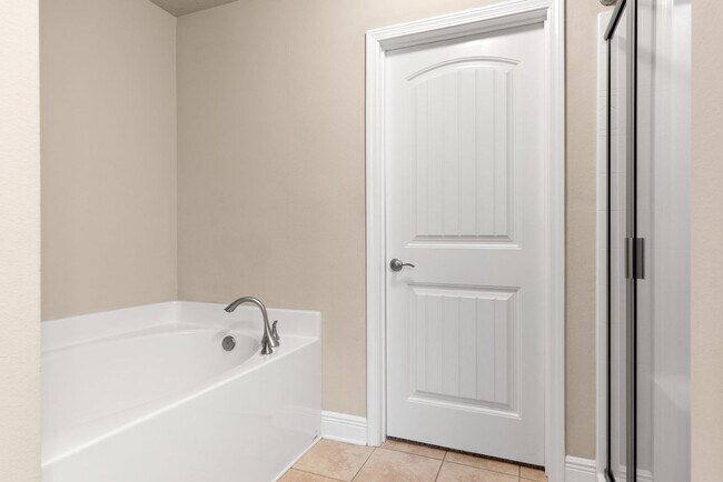 Building Photo - 4599 Belvedere Circle