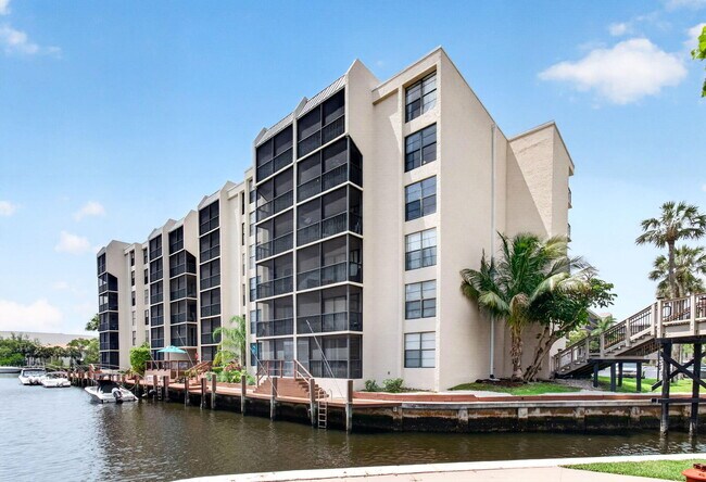 Building Photo - 12 Royal Palm Way