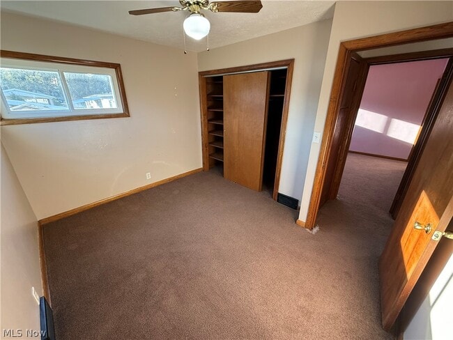 Building Photo - 2024 Delaware Dr SE