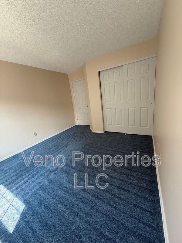 Building Photo - 4808 Foxwood Dr S