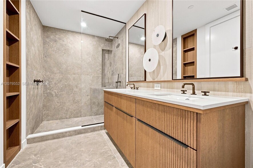 Building Photo - 2200 Brickell Ave
