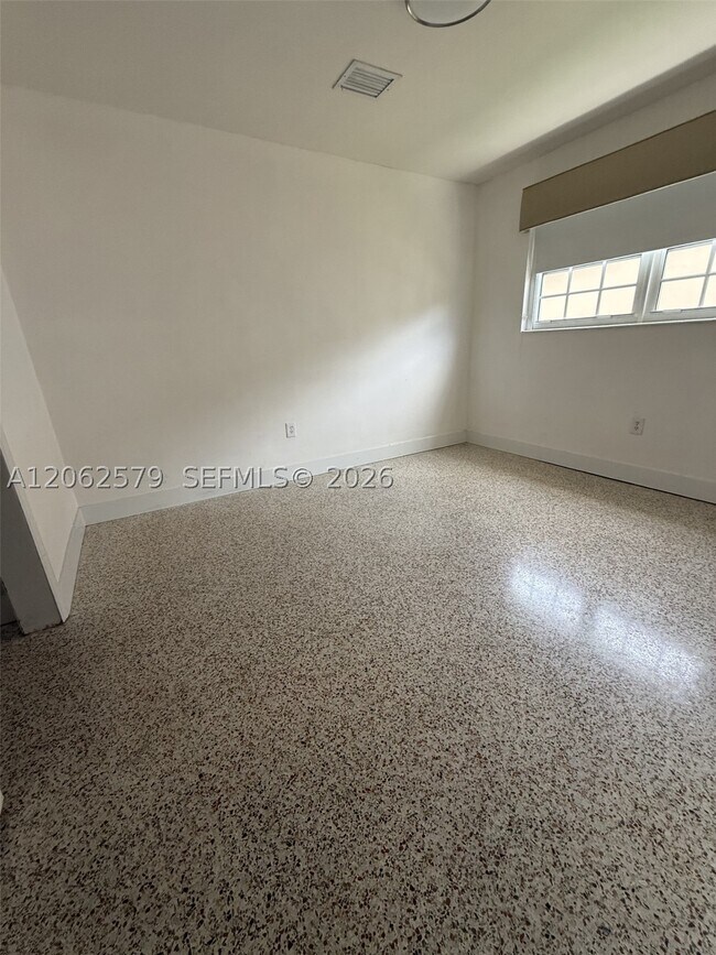 Building Photo - 5001 SW 87th Ct
