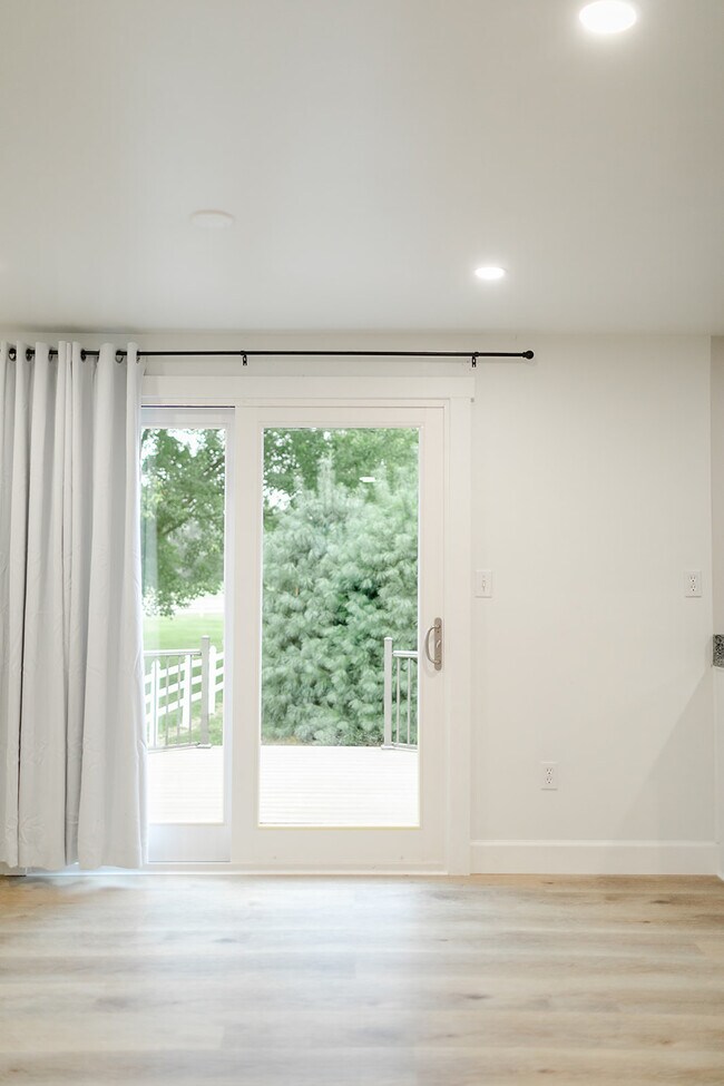 Building Photo - 1745 State St