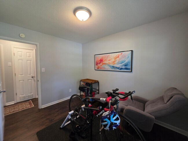 Building Photo - Sherwood Forest Gem | Spacious 3BR Home with Fenced Yard & Flex Room