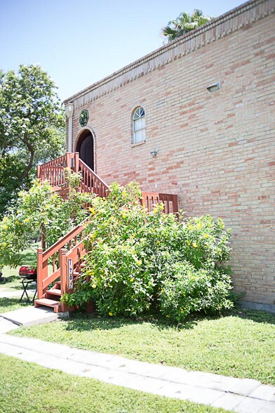 Building Photo - 1707 Highland Park Ave