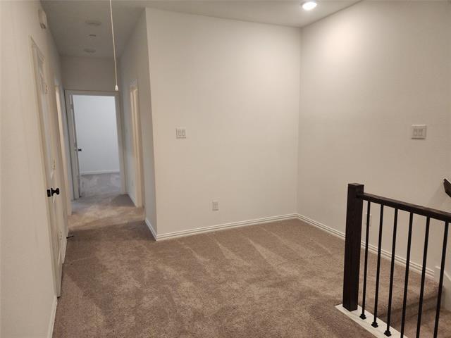 Building Photo - 627 Redwood Wy