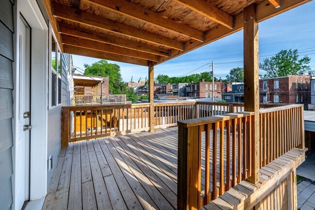 Building Photo - GRADUATE STUDENTS!! 2 Bed 2 Bath Near SSM Cardinal Glennon, St. Louis University