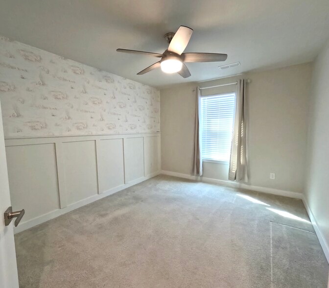 Building Photo - 1037 Clendening Dr