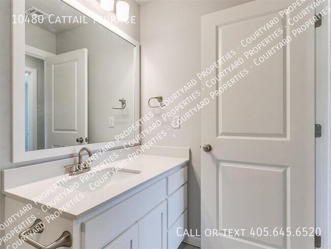 Building Photo - 10480 Cattail Ter