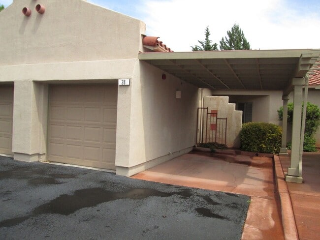 Building Photo - Unfurnished - 1 Year Rental