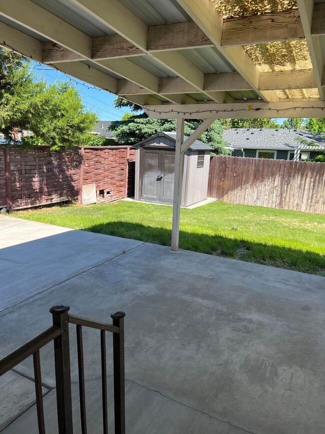 Building Photo - 770 W Highland Ave
