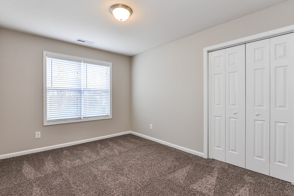 Building Photo - 16 Hollyridge Ct