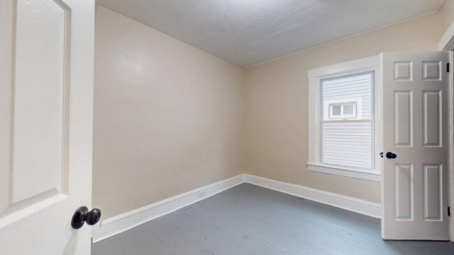 Building Photo - 3865 W 16th St