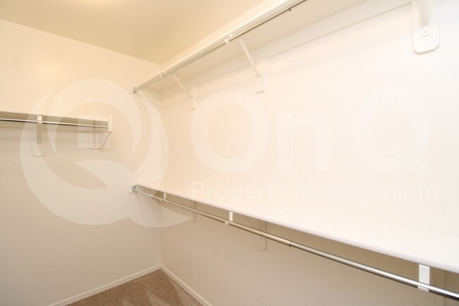Building Photo - 222 N 56th Pl