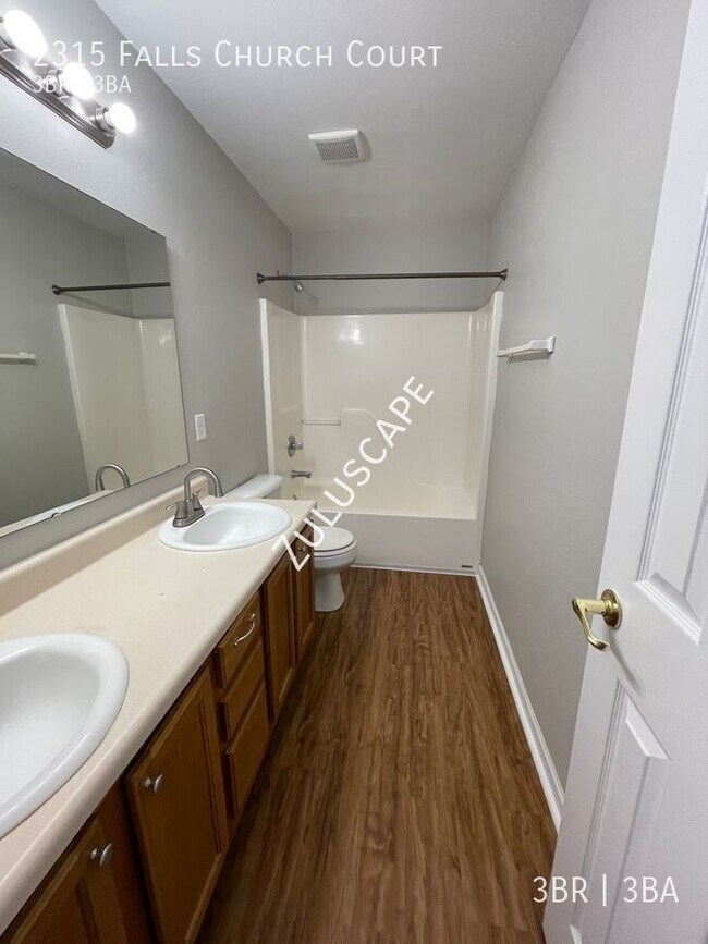 Building Photo - 2315 Falls Church Ct