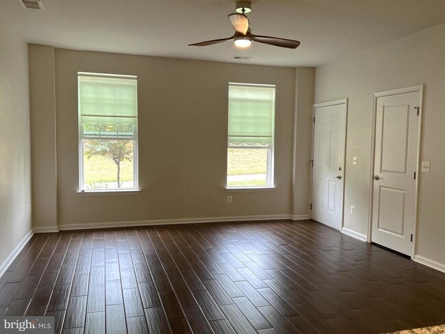 Building Photo - 3628 Briarwood Dr