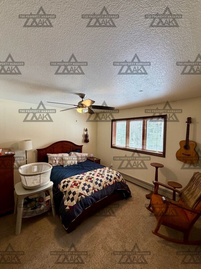 Building Photo - Spacious North Pole Home | 3 Bed, 2 Bath | Fenced Yard + Pet Friendly