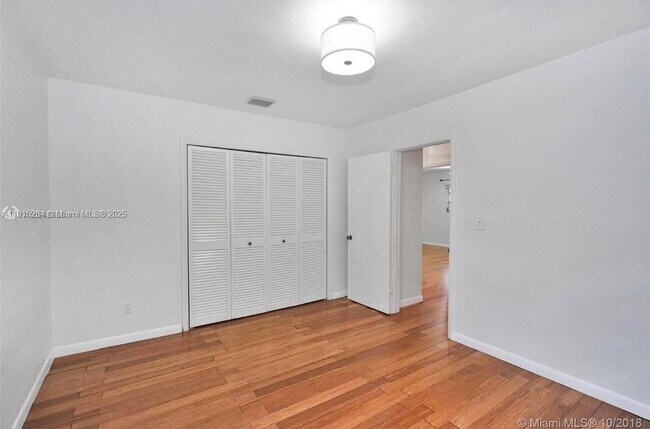 Building Photo - 1318 Castile Ave