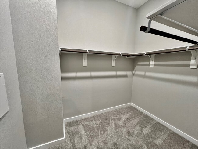 Building Photo - 6712 Parker Oaks Ln