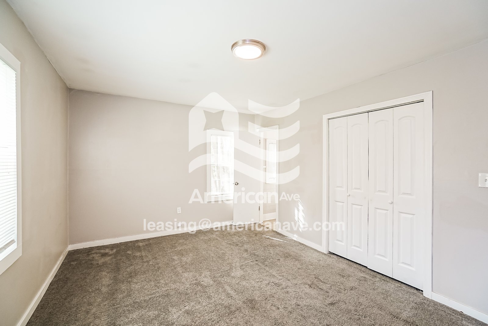 Building Photo - 324 Barnes St